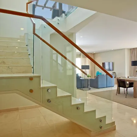 アパート Family Friendly Giant Suite, Sea View, 4 Bdr, Jacuzzi *