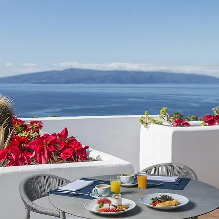アパート Family Friendly Giant Suite, Sea View, 4 Bdr, Jacuzzi