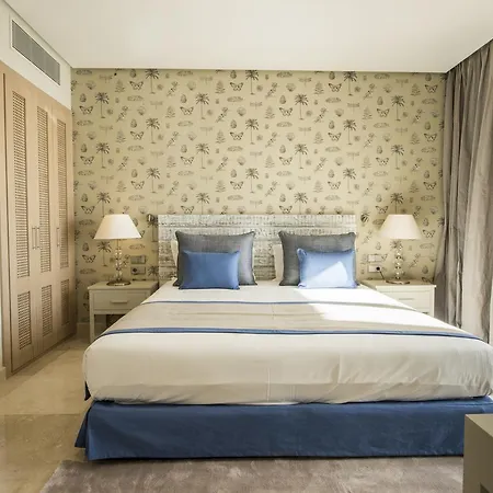 Family Friendly Giant Suite, Sea View, 4 Bdr, Jacuzzi *