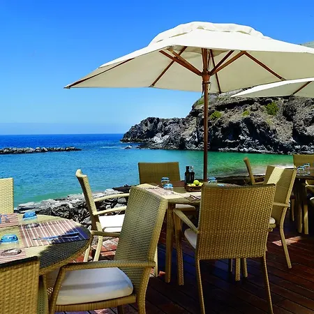 아파트 Family Friendly Giant Suite, Sea View, 4 Bdr, Jacuzzi *